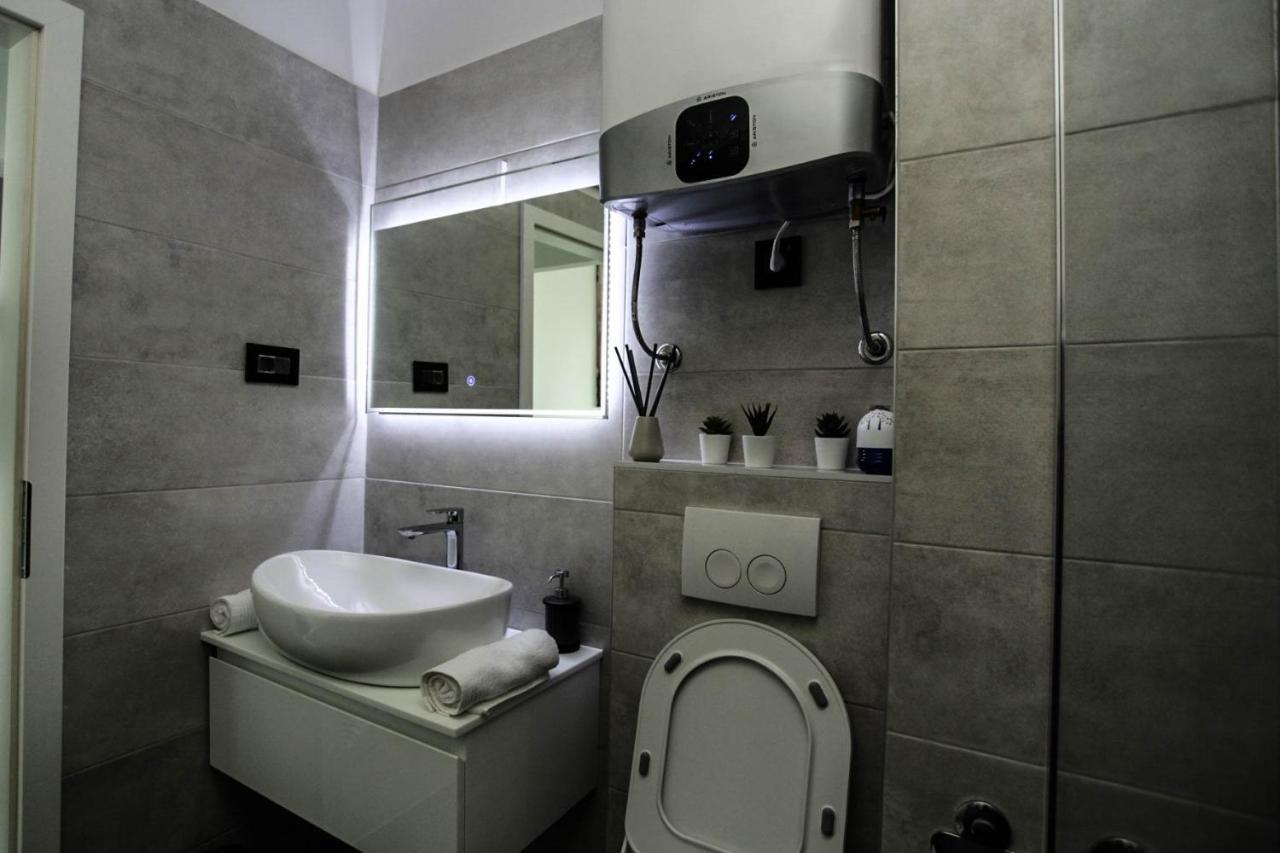 LeeLee Appartement Rijeka Buitenkant foto