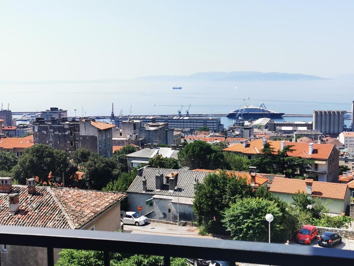 LeeLee Appartement Rijeka Buitenkant foto